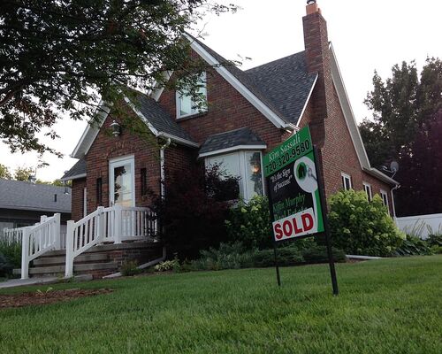 house-home-sold-brick